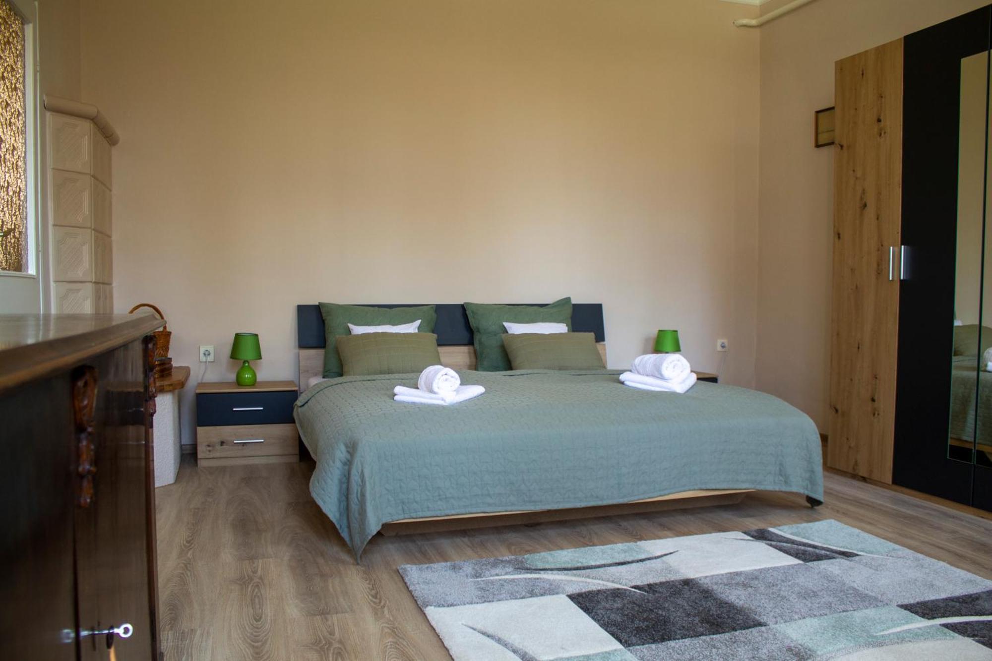 Villa Flora Kiskunmajsa Kültér fotó